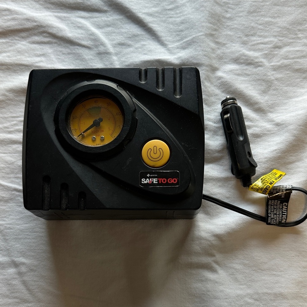 Portable air compressor